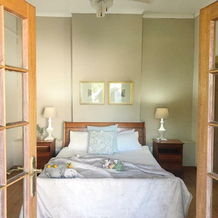 Erin Guesthouse And B&B 버그빌 외부 사진